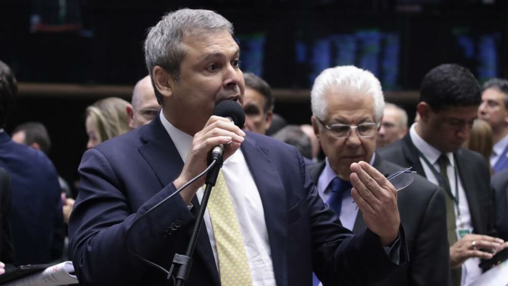 Lindbergh rebate fala de Motta sobre cassação de Ramagem: “Decisão se cumpre”