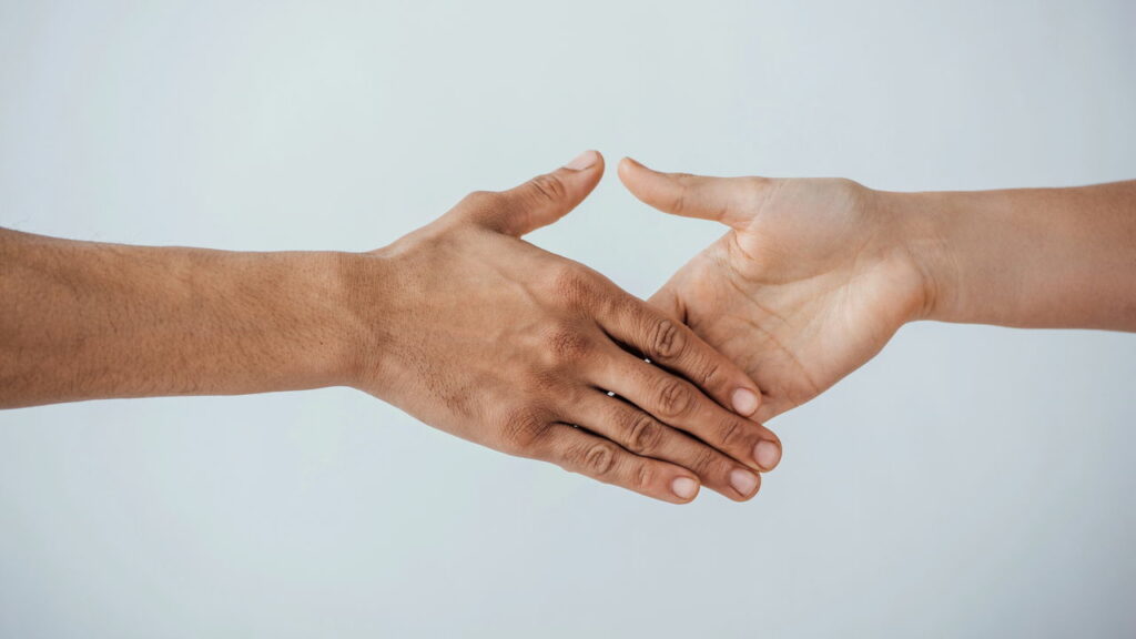 Se suas mãos não param quietas, seu corpo está tentando te dizer algo importante