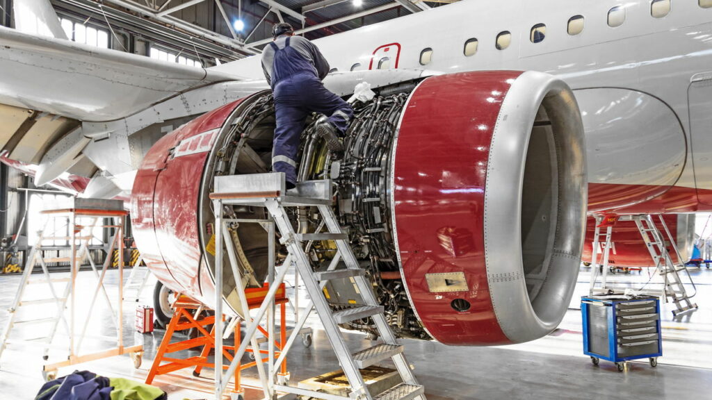 Nem só de pilotos vive a aviação e essas funções provam isso - Créditos: depositphotos.com / aapsky