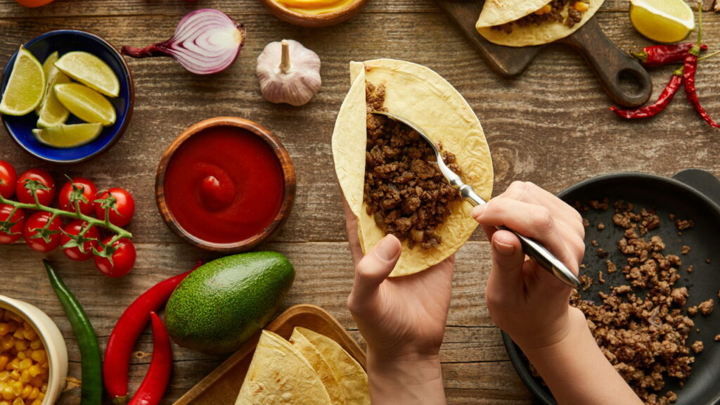 Como preparar um jantar mexicano autêntico usando ingredientes simples