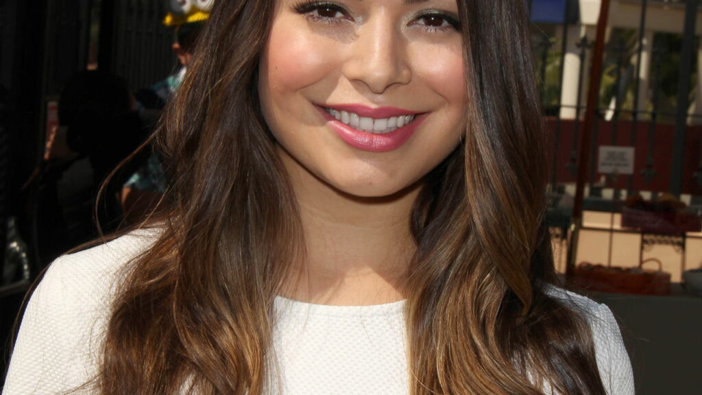 iCarly ganhará filme com Miranda Cosgrove