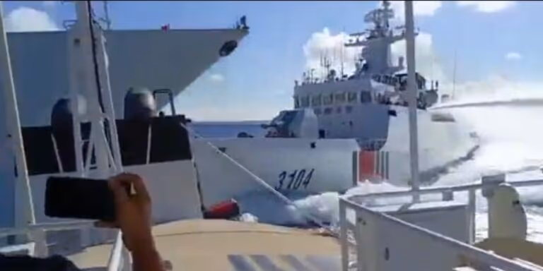 Navio de guerra chinês colide com navio da guarda costeira chinesa