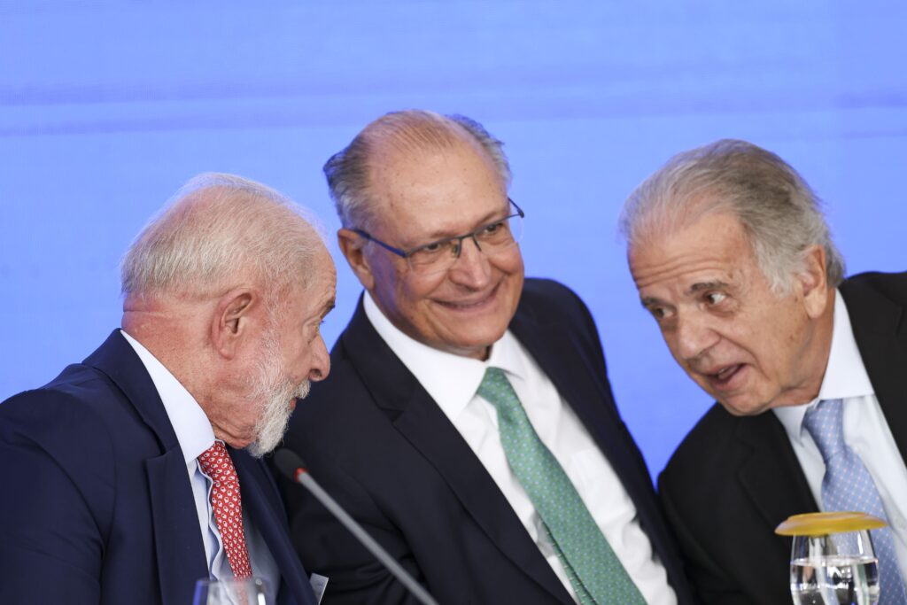 Tensão entre governos Lula e Trump chegou à esfera militar?