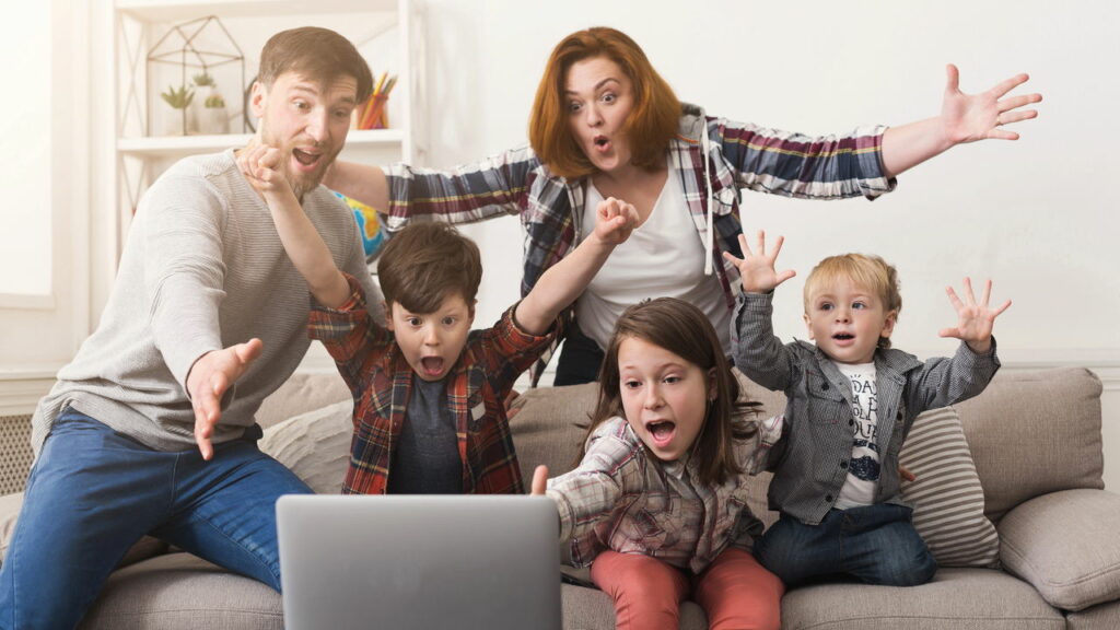 Como suas palavras moldam o futuro emocional das crianças - Créditos: depositphotos.com / Milkos