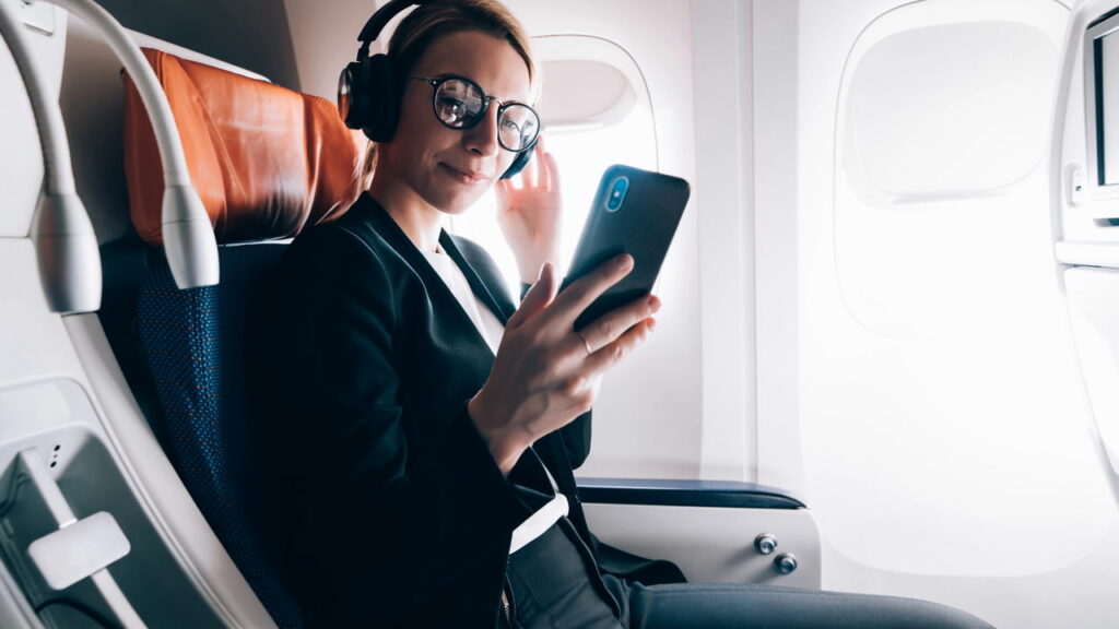 Os hábitos que diferenciam bons passageiros de todos os outros - Créditos: depositphotos.com / GaudiLab