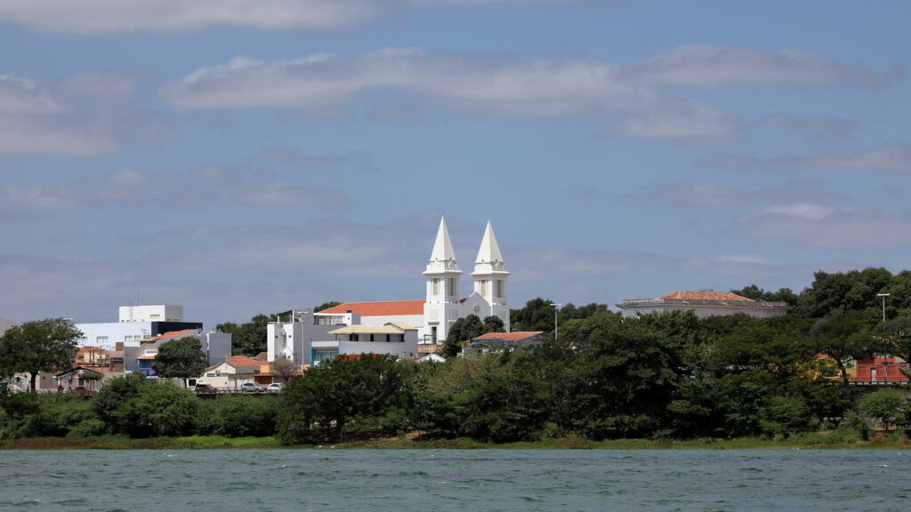 Duas cidades nordestinas surpreendem com calor intenso mesmo no inverno