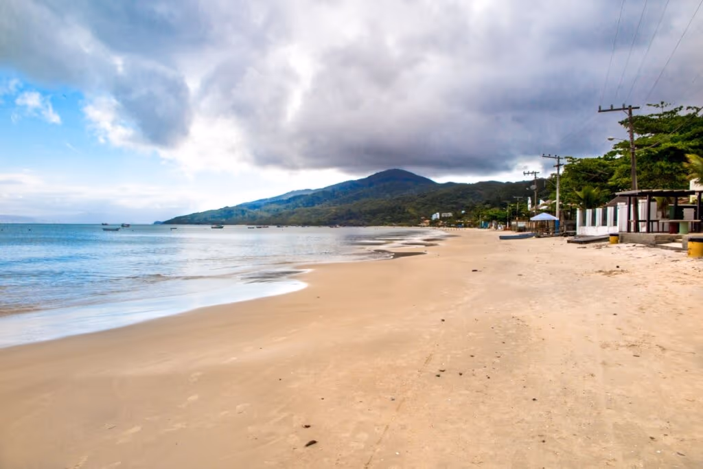 Atividades e praias imperdíveis para conhecer em Bombinhas