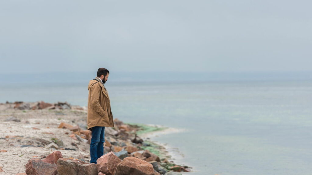 Como perceber a solidão masculina até quando ela é escondida - Créditos: depositphotos.com / VitalikRadko