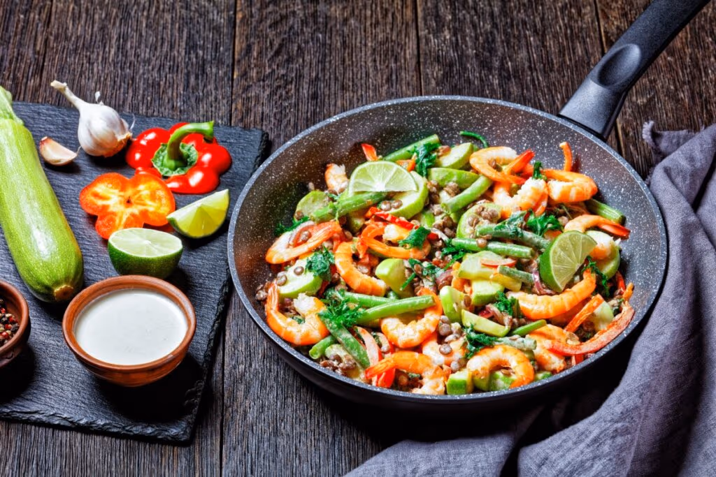 Saladas mornas e ricas em proteínas: 5 opções para o almoço