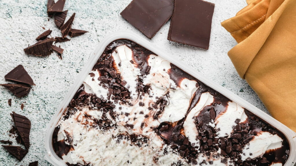 Como fazer sobremesas geladas para servir após um churrasco quente