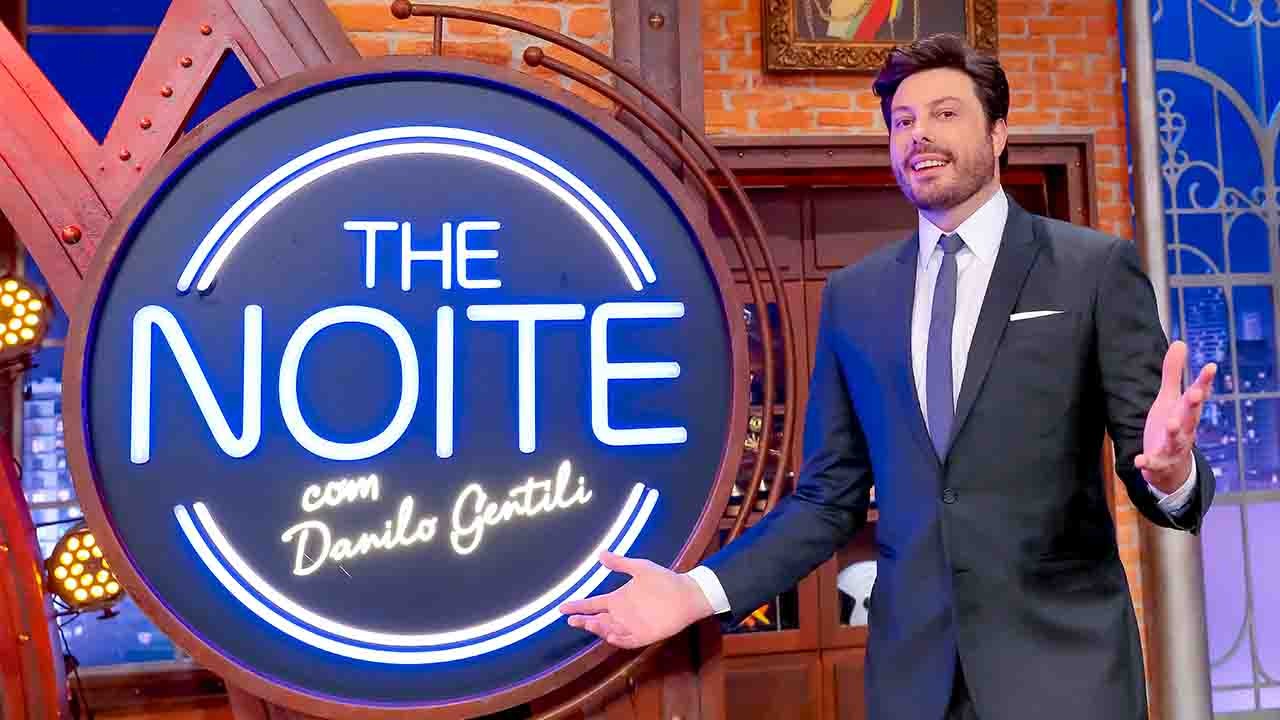 Foto de Danilo Gentili no estúdio do The Noite