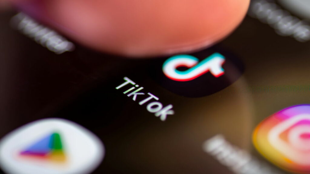 Saúde mental dos jovens vira preocupação interna no TikTok