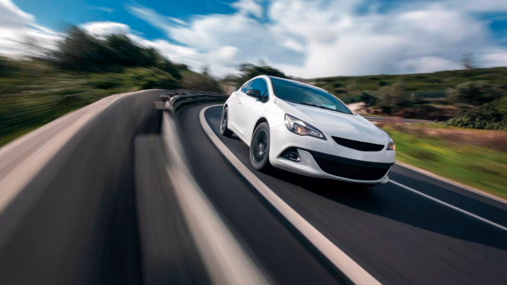 Formas simples de evitar multas por velocidade perigosa no trânsito
