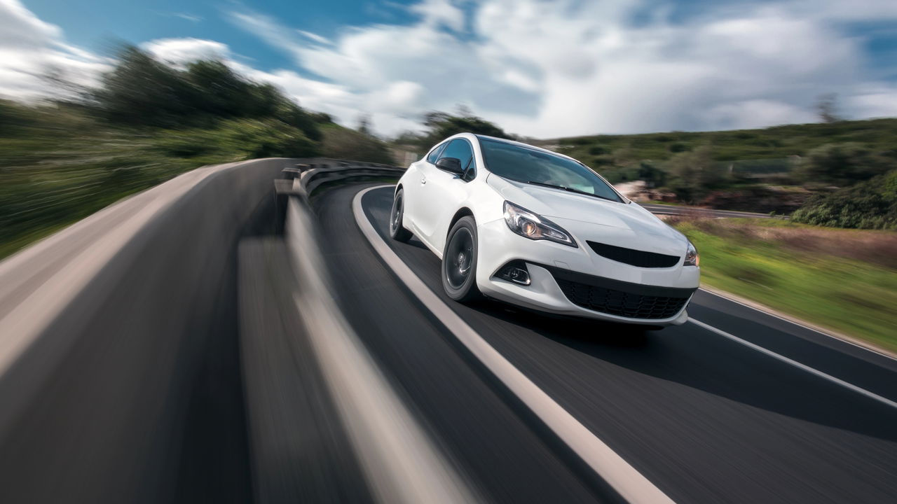 Formas simples de evitar multas por velocidade perigosa no trânsito