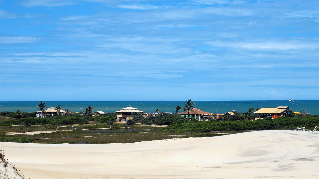 Essa vila combina forró pé de serra com dunas que criam acústica natural perfeita