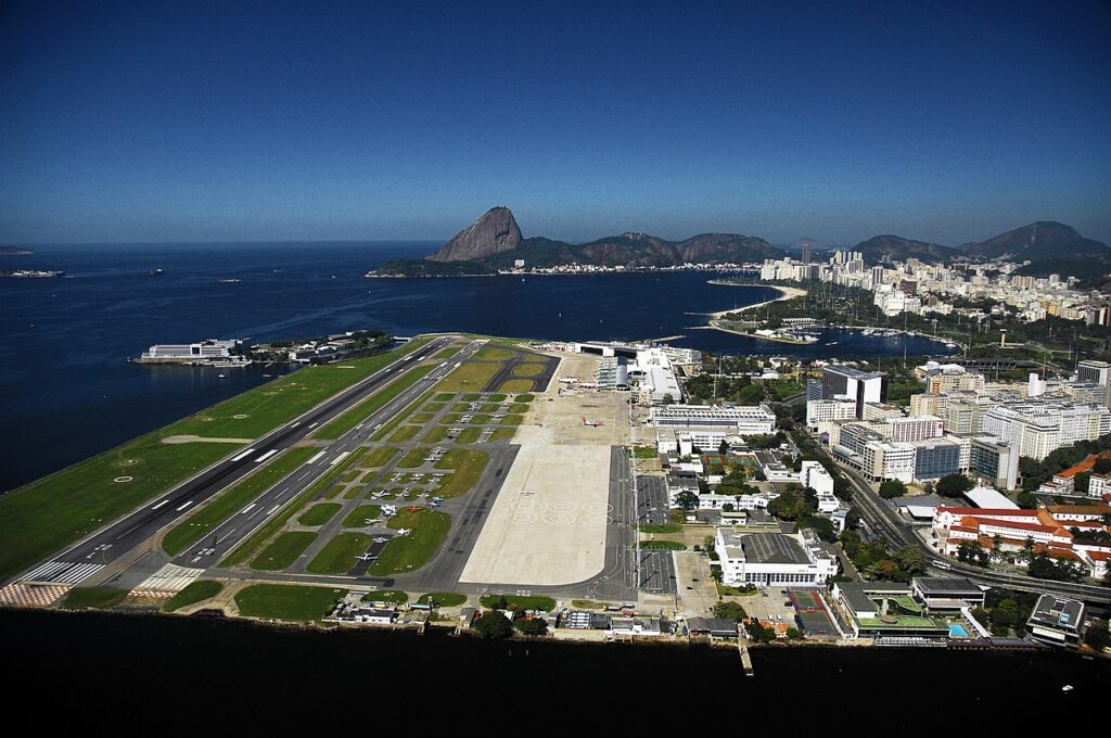 O Pão de Açúcar de um lado e o Cristo Redentor do outro: Os cinco pousos mais espetaculares do mundo
