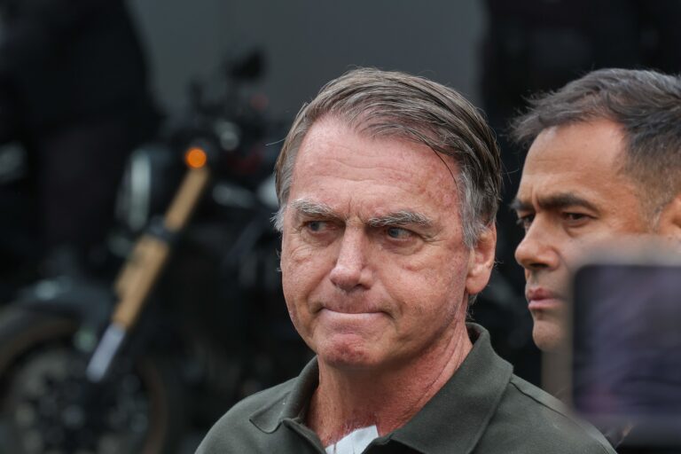 Defesa esclarece a Moraes estado de saúde de Bolsonaro e arma em prisão domiciliar