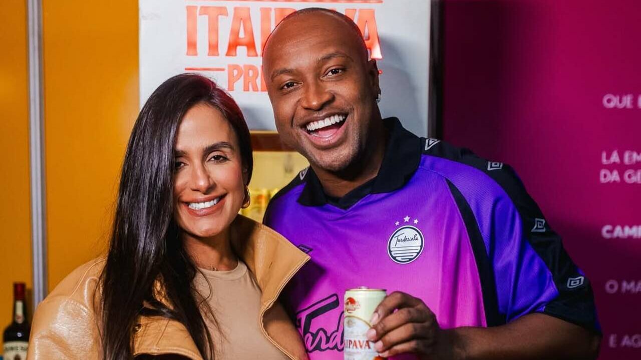 Thiaguinho troca palcos por fraldas e diverte fãs com “show”