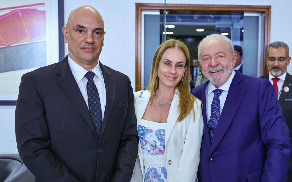 Dona Vivi complica Alexandre de Moraes – de novo