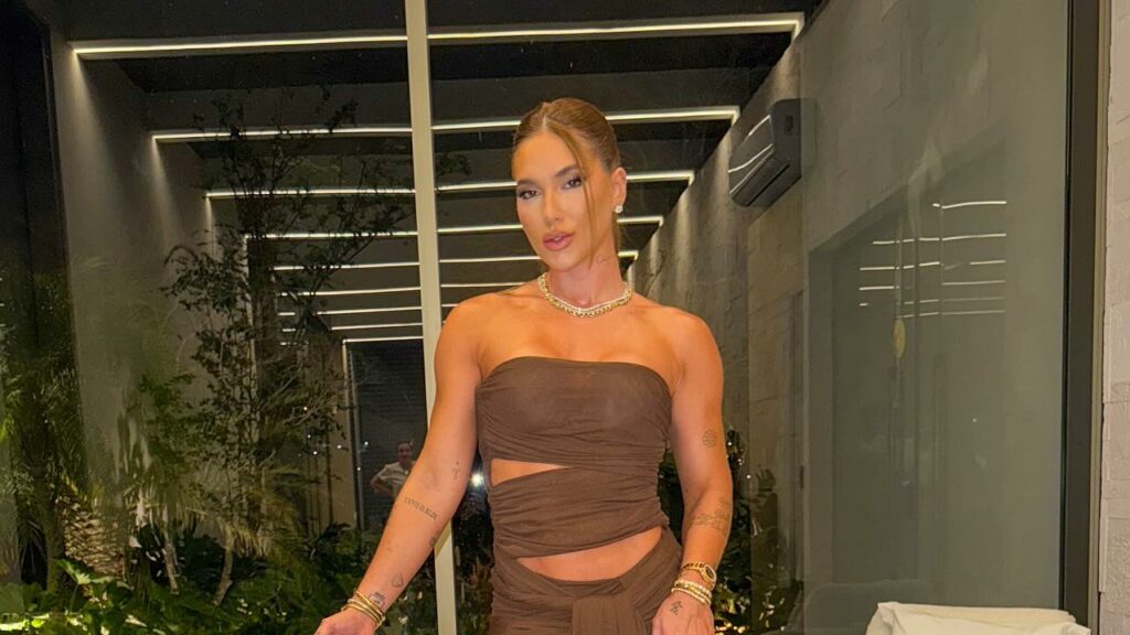 Virginia Fonseca surge no hospital e relata aos fãs