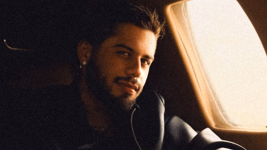 Zé Felipe posta música triste após rumores de Virginia