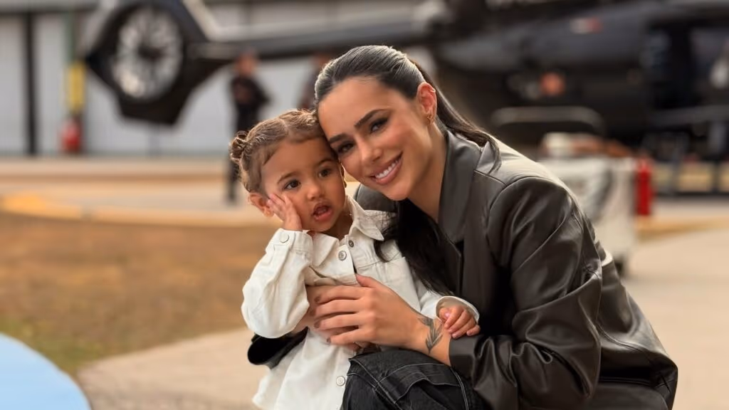 Bruna Biancardi choca ao postar foto com ex de Neymar