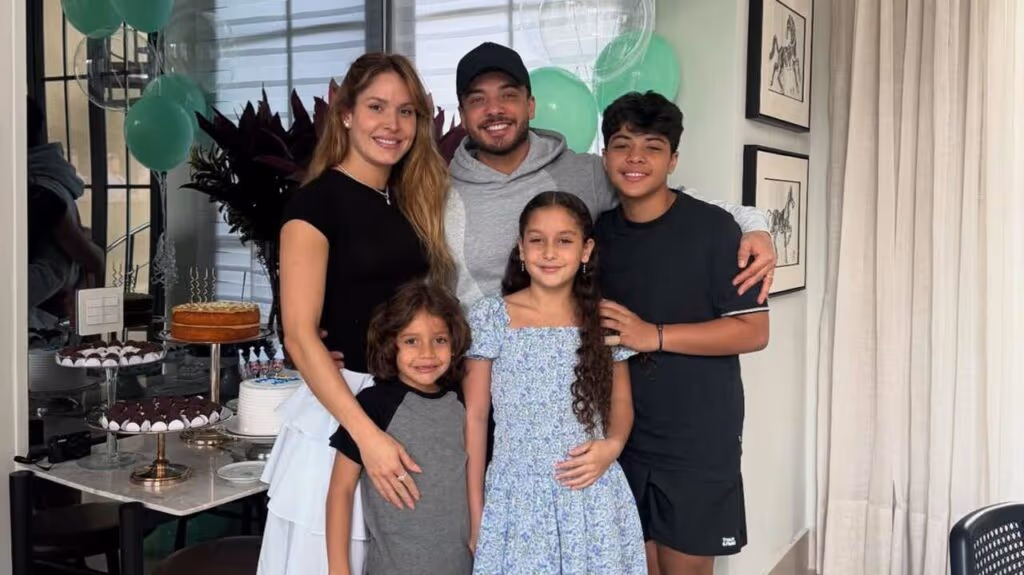 Mileide Mihaile fala sobre estado de saúde do filho