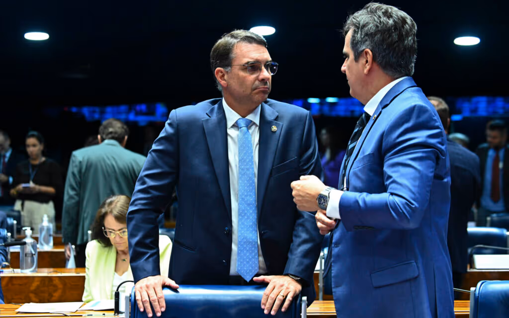 Flávio organiza reunião com Centrão para discutir pré-candidatura a presidente