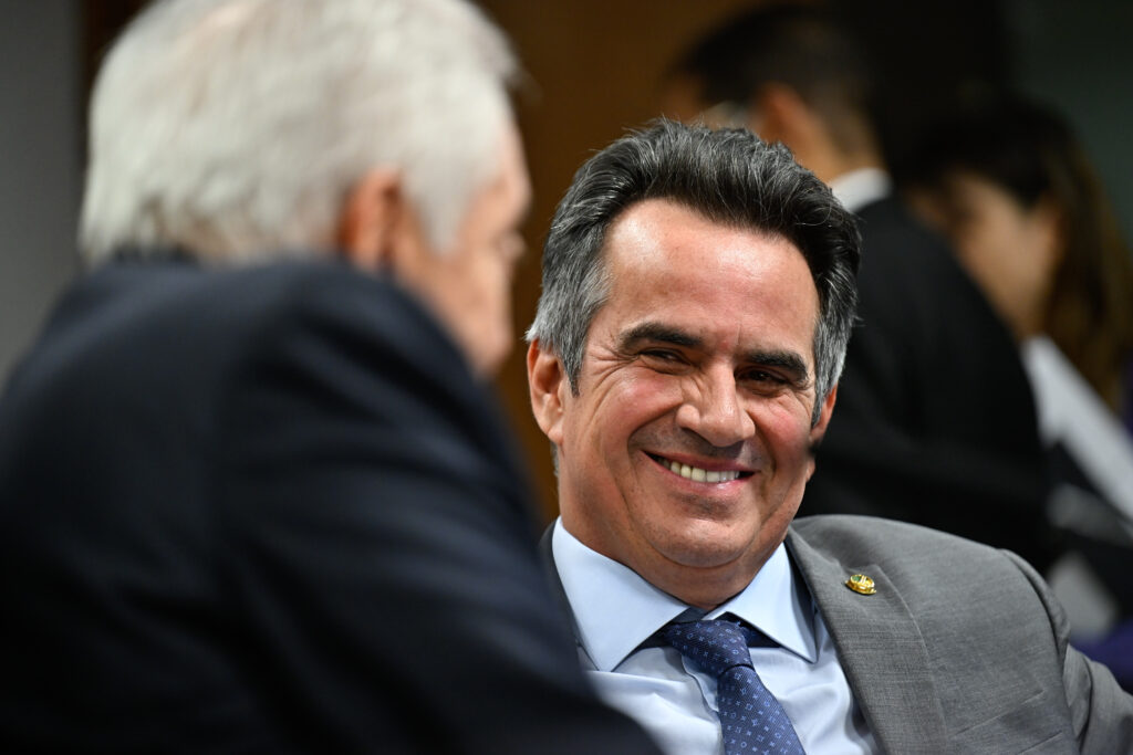 Ciro Nogueira avalia Eduardo: “Acho que atrapalha”