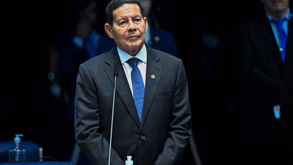 Mourão chama julgamento de Bolsonaro de “vingança política”