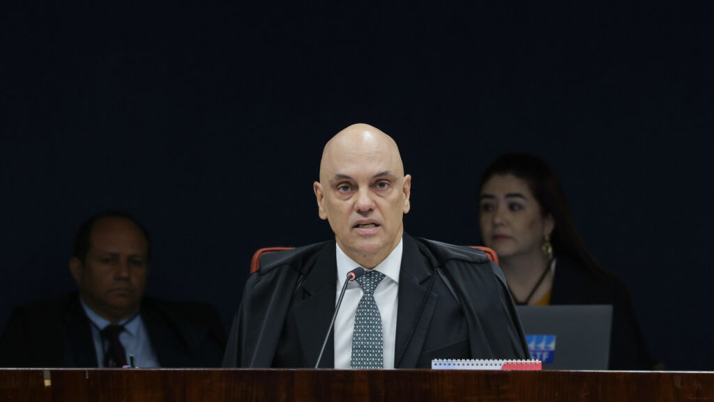 Como governistas, ministros e réus acompanharam a leitura do relatório de Moraes