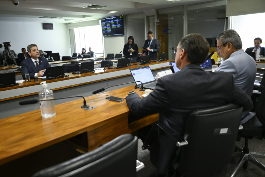 Crusoé: Não está fácil para os defensores do governo Lula