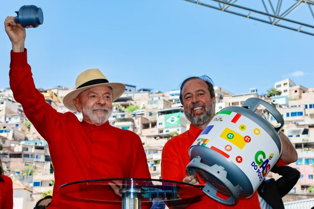Ministro de Lula muda discurso sobre energia nuclear: “Só para fins pacíficos”