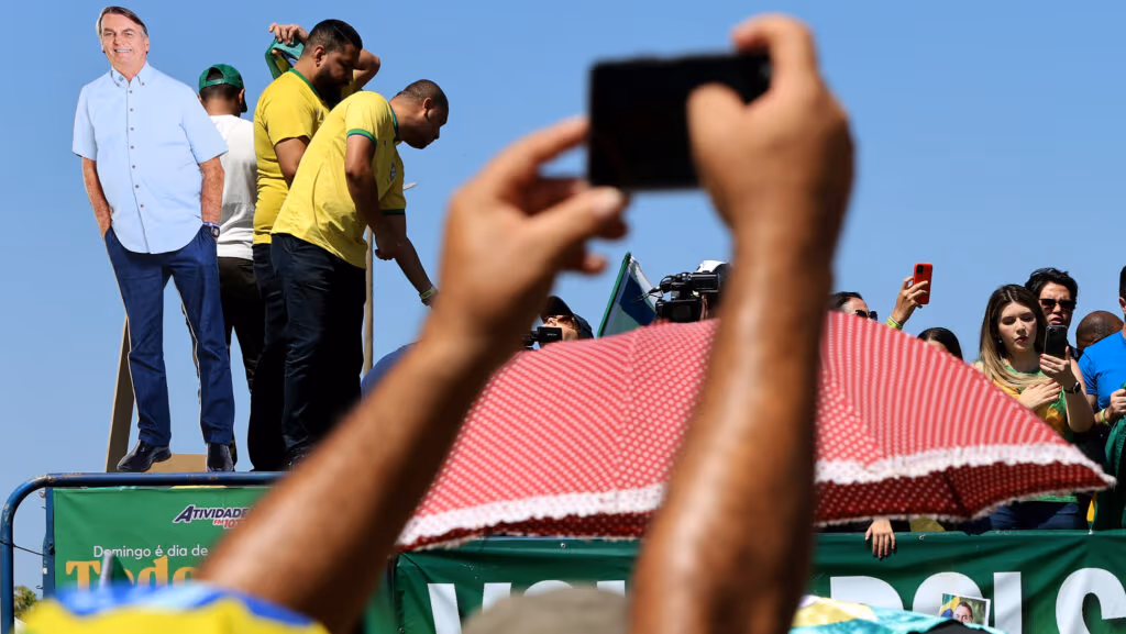 Direita implora por candidato