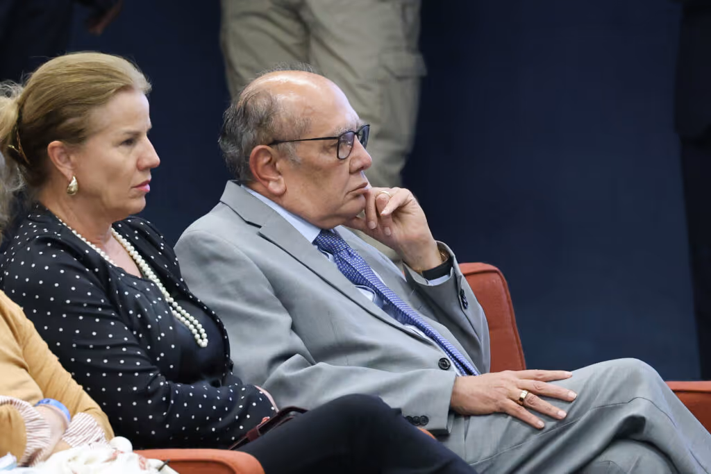 O que Gilmar faz no julgamento de Bolsonaro?