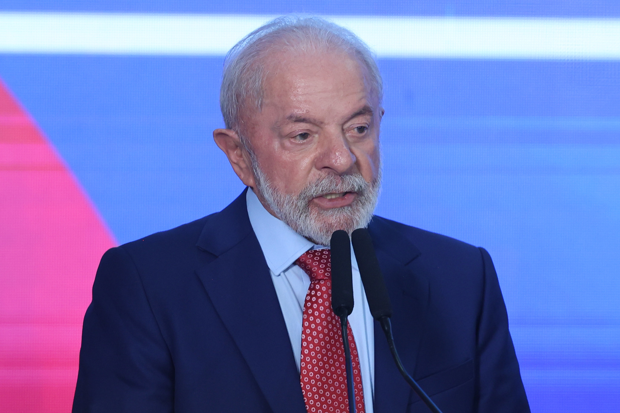 Lula reclama de comportamento de Trump com o Brasil: “Inacreditável”