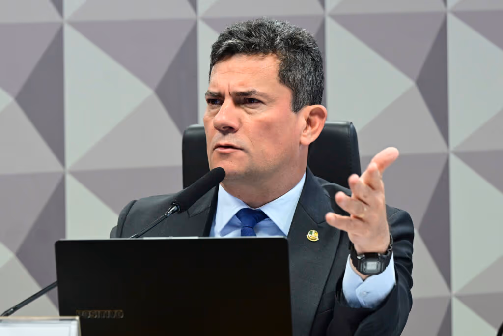 “Ele não tem o direito de debochar da população”, diz Moro sobre presidente do Sindnapi