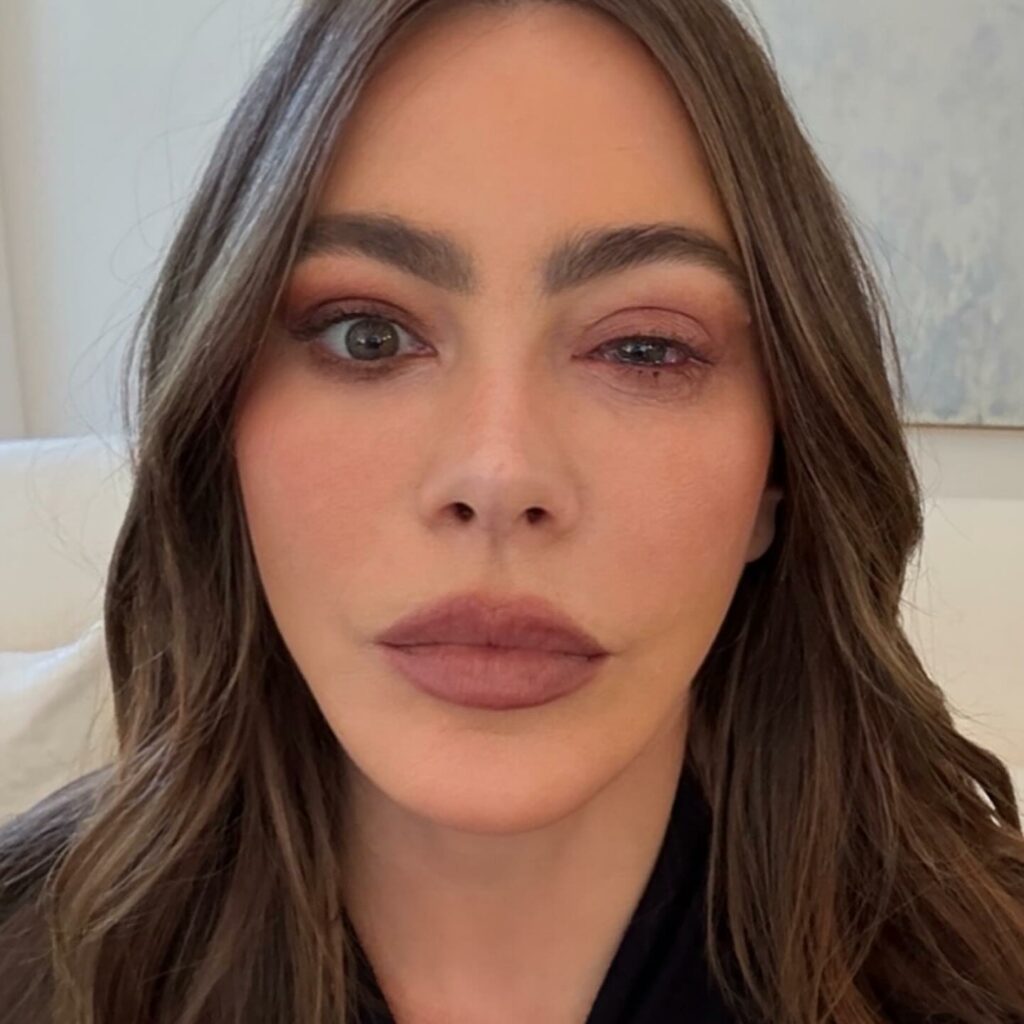 Atriz Sofia Vergara vira manchete ao explicar ausência no Emmy