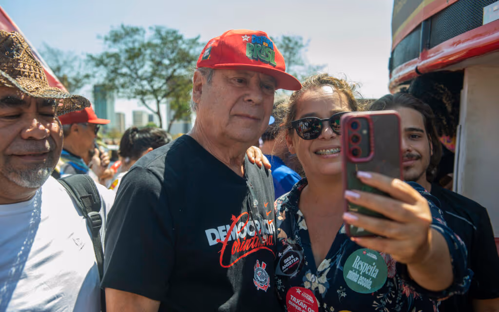 Crusoé: José Dirceu quer mudar o Congresso. De novo?