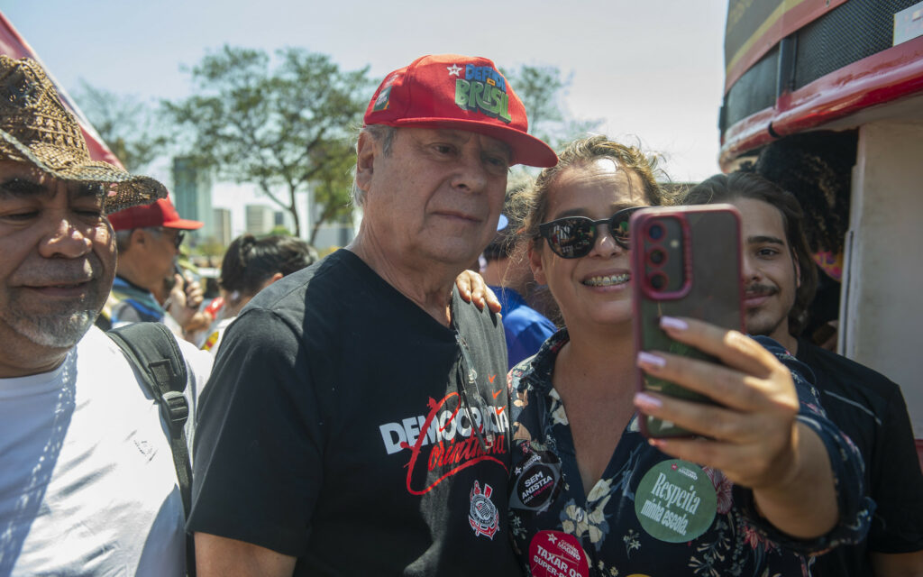 Crusoé: José Dirceu quer mudar o Congresso. De novo?