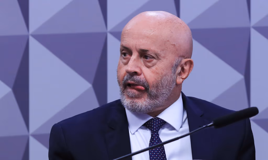 Careca do INSS pagou viagem de Lulinha a Portugal?