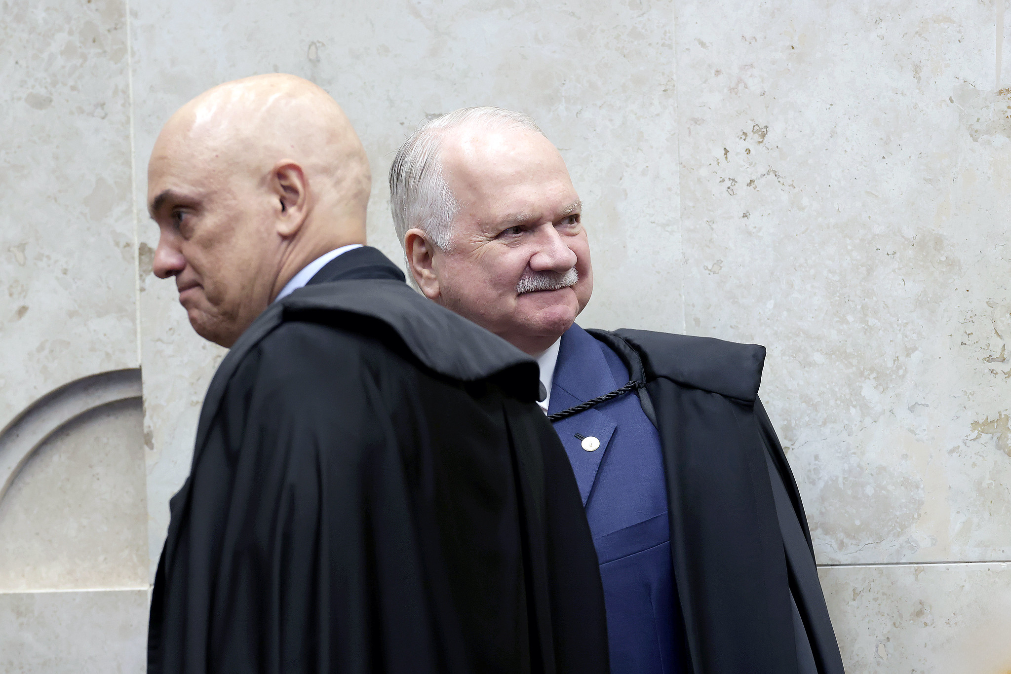 “Moraes colocou-se firme por dever do ofício”, diz Fachin sobre 8/1