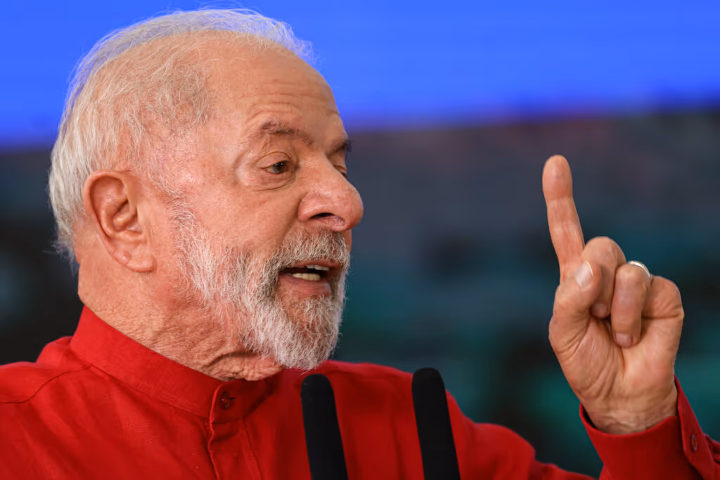 “Tenho idade de falar mais grosso com ele”, diz Lula sobre Trump