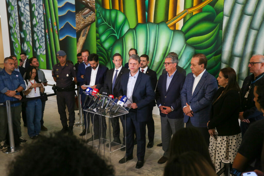 Cinco mortes por intoxicação com metanol em SP, diz Tarcísio