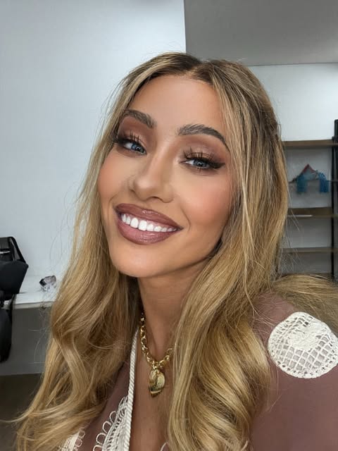 Sabrina Sato surge com "identidade secreta"