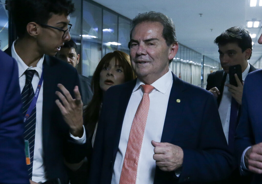 Sem acordo, PL da anistia trava e não tem data para ser apresentado