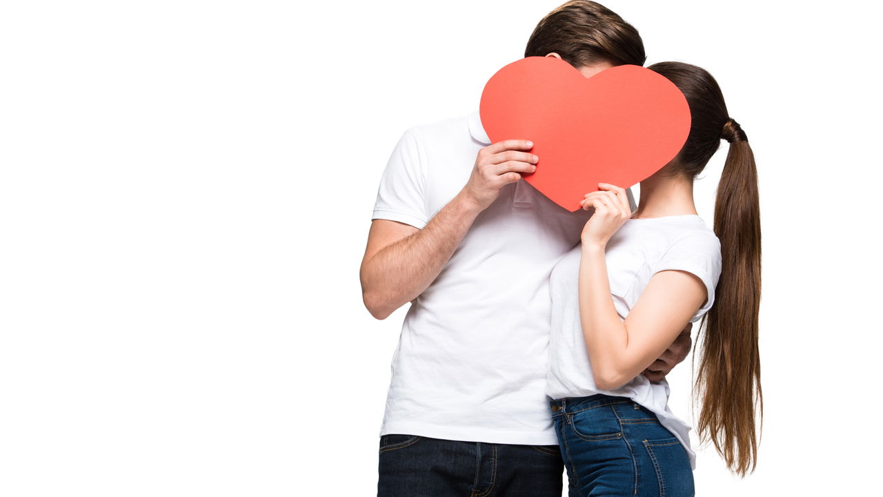 Cinco signos que vão viver paixões intensas no Réveillon segundo a astrologia