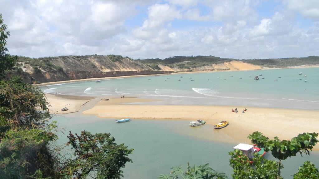 Essa vila do RN guarda praias intocadas e está virando desejo de viagem