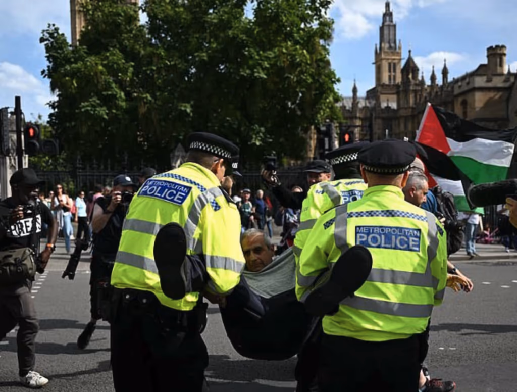 Ato pró-Palestina em Londres termina com mais de 400 detenções