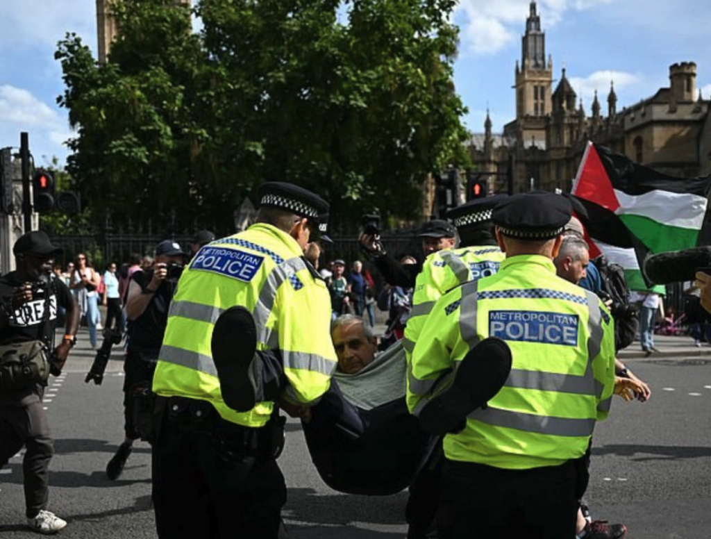 Ato pró-Palestina em Londres termina com mais de 400 detenções